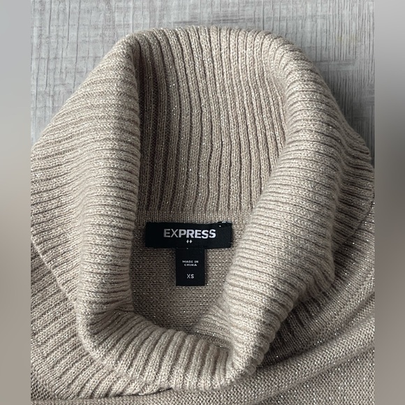 Express sweater, size XS. - Picture 5 of 16